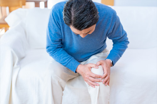 筋力の低下を気にする男性